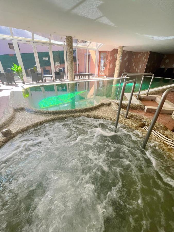 Fonix Wellness *** 1 A Epulet Bed & Breakfast Hévíz Екстериор снимка