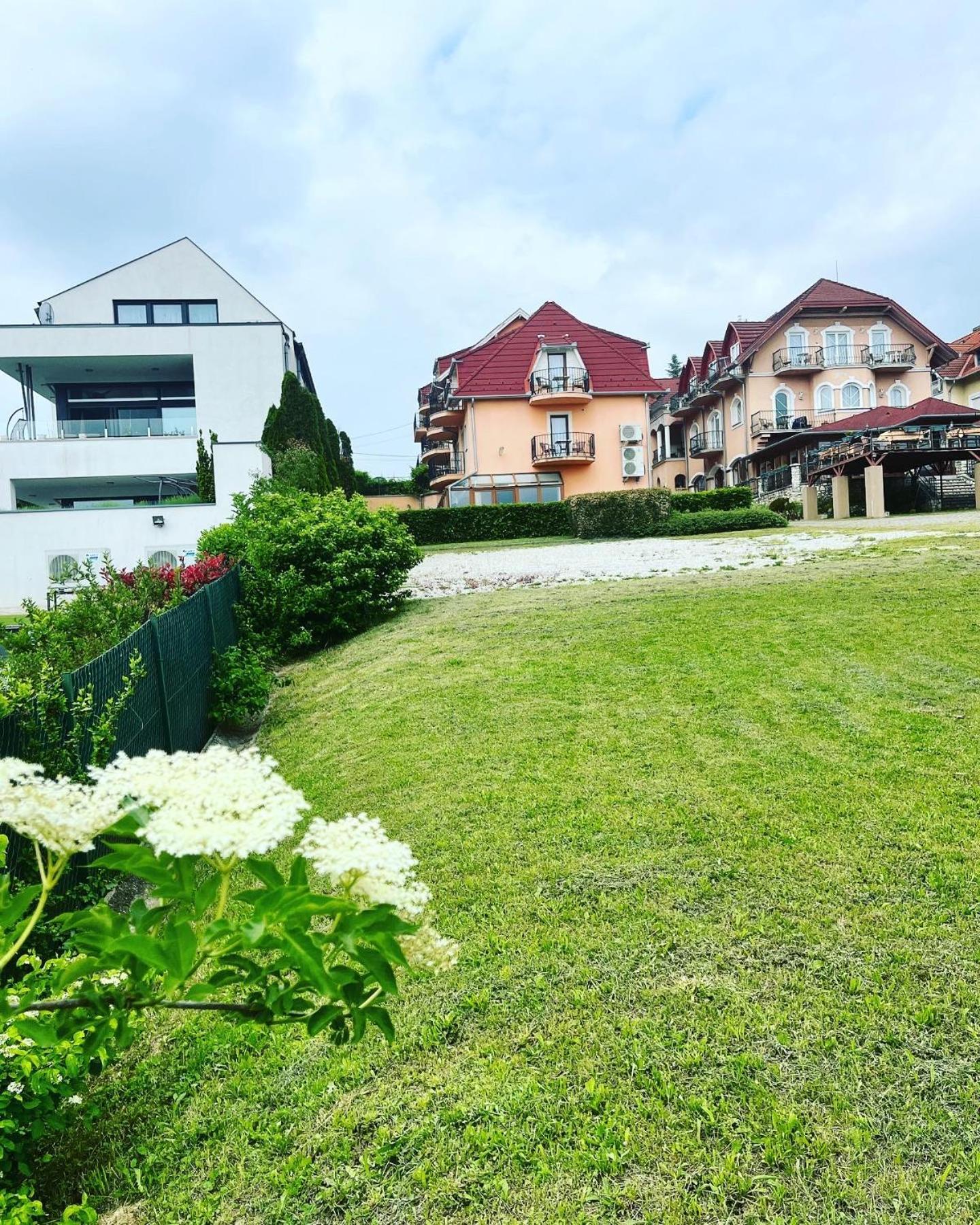 Fonix Wellness *** 1 A Epulet Bed & Breakfast Hévíz Екстериор снимка